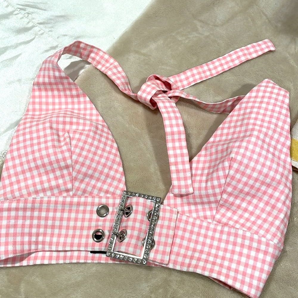 🌸AKIRA Pink Gingham Halter Top🌸💕